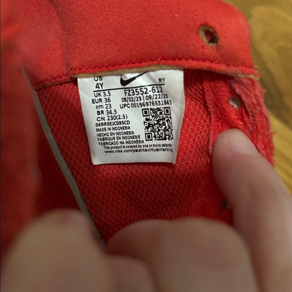 Nike Air Force 1 Low Valentine’s Day Fleece (2024) Sneakers Size 4Y w/o laces - Picture 6 of 6